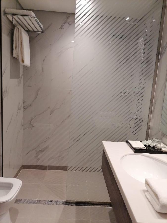 Gloria Hotel & Suites Ad Dawhah Esterno foto
