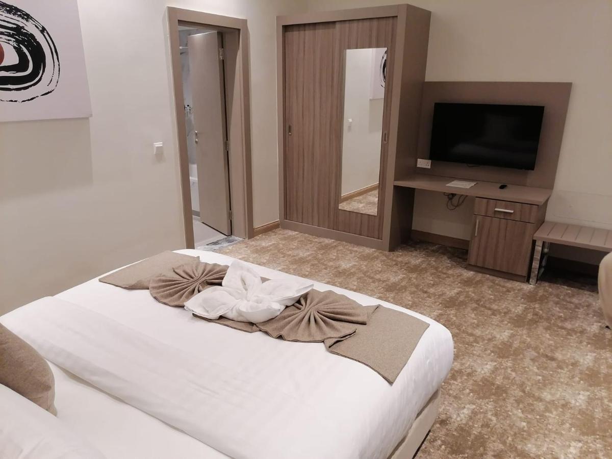 Gloria Hotel & Suites Ad Dawhah Esterno foto