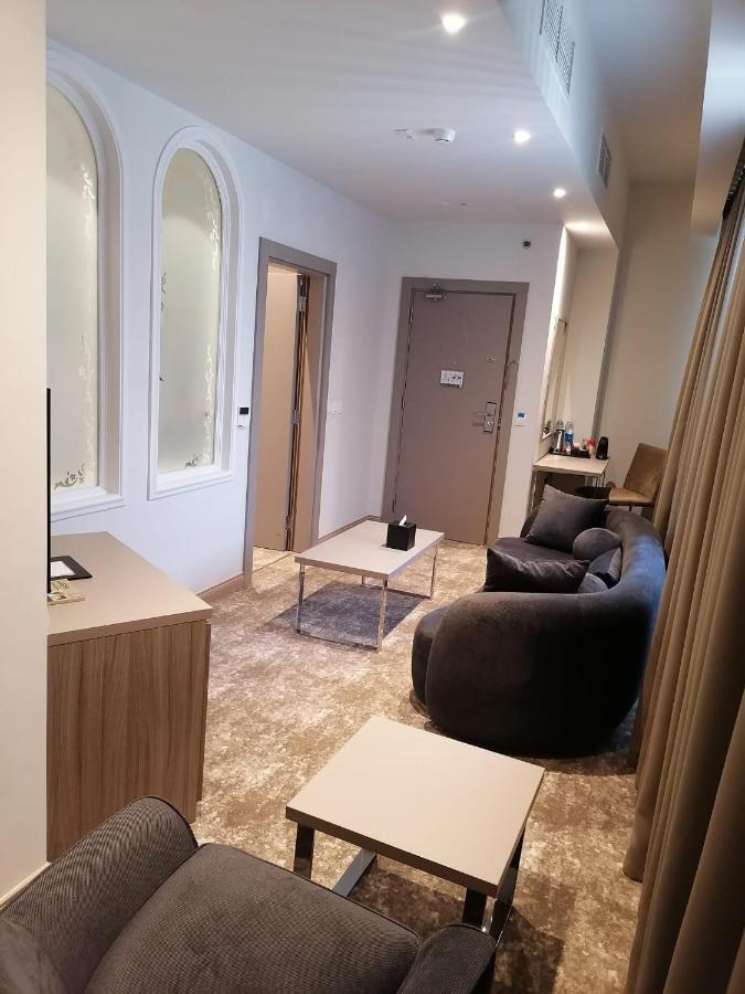 Gloria Hotel & Suites Ad Dawhah Esterno foto