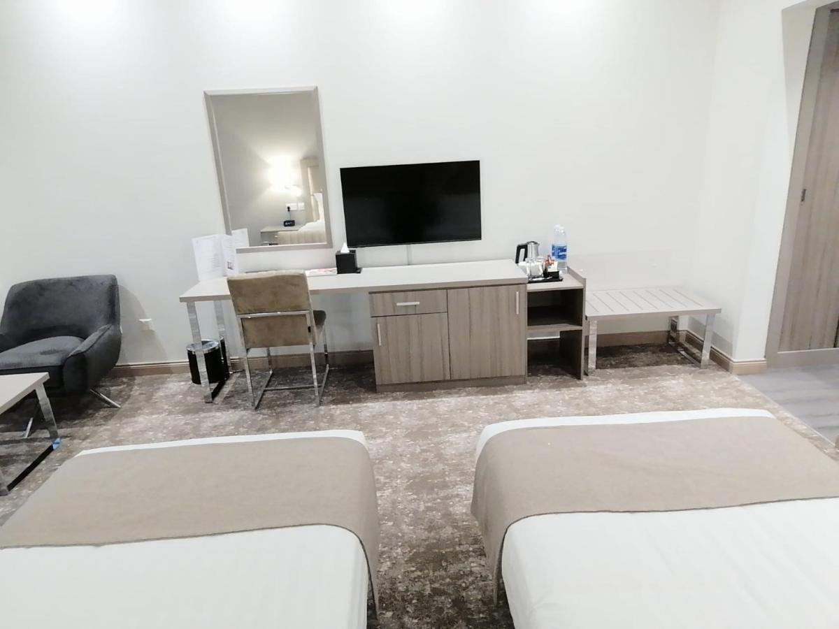 Gloria Hotel & Suites Ad Dawhah Esterno foto