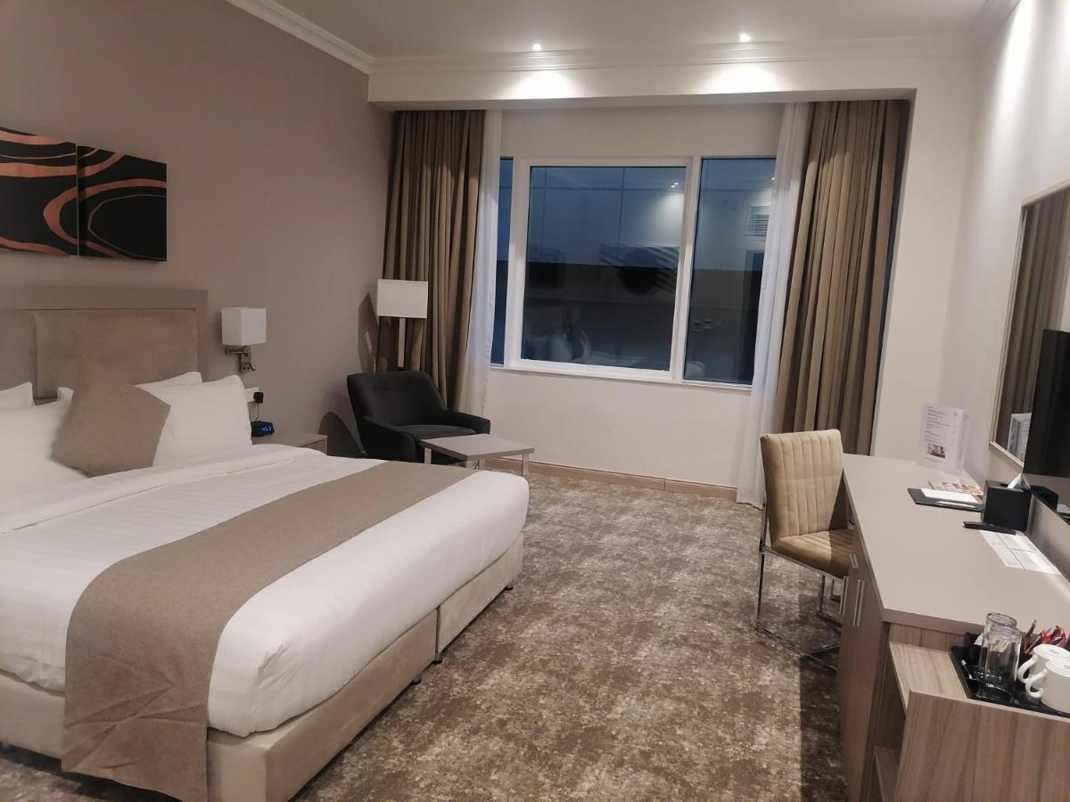 Gloria Hotel & Suites Ad Dawhah Esterno foto